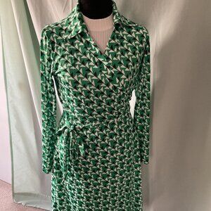 Geometric print green wrap around dress by Huan.Z size XL